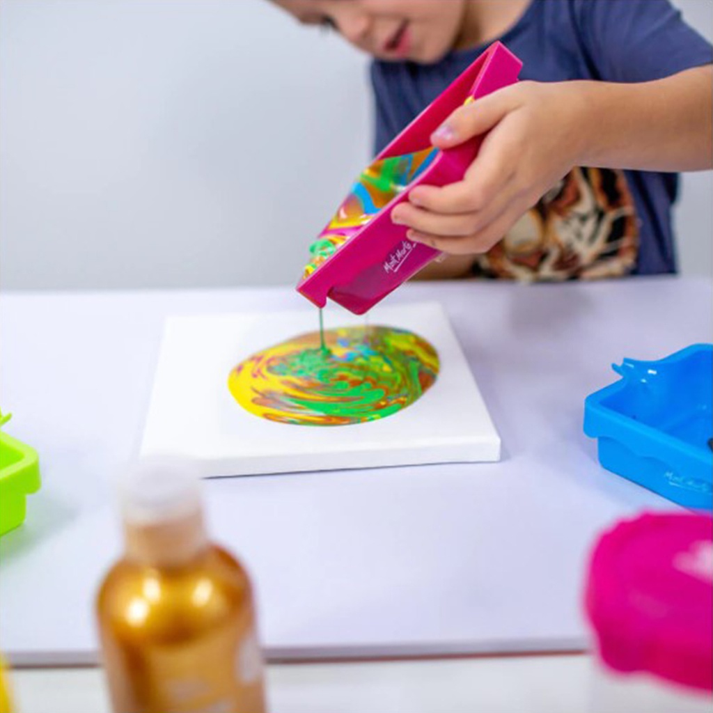 Mont Marte Paint Pouring Trays 4pc Alsharq Book Store